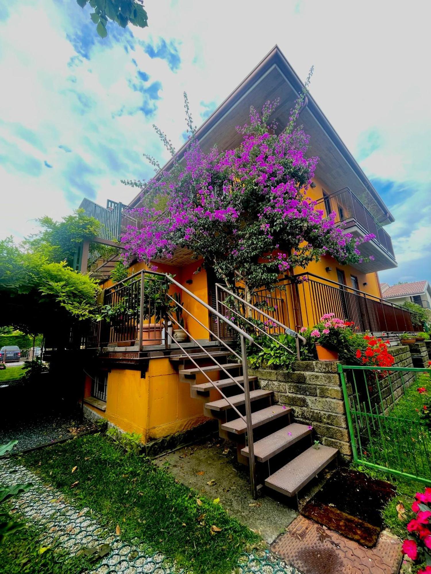 Welcome Traveller Divine Cecile Garda  Exterior photo