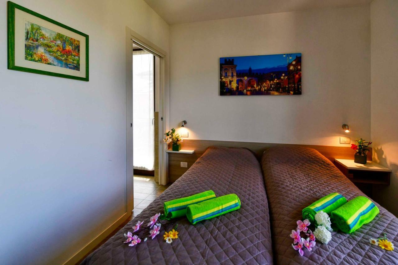 Welcome Traveller Divine Cecile Garda  Exterior photo