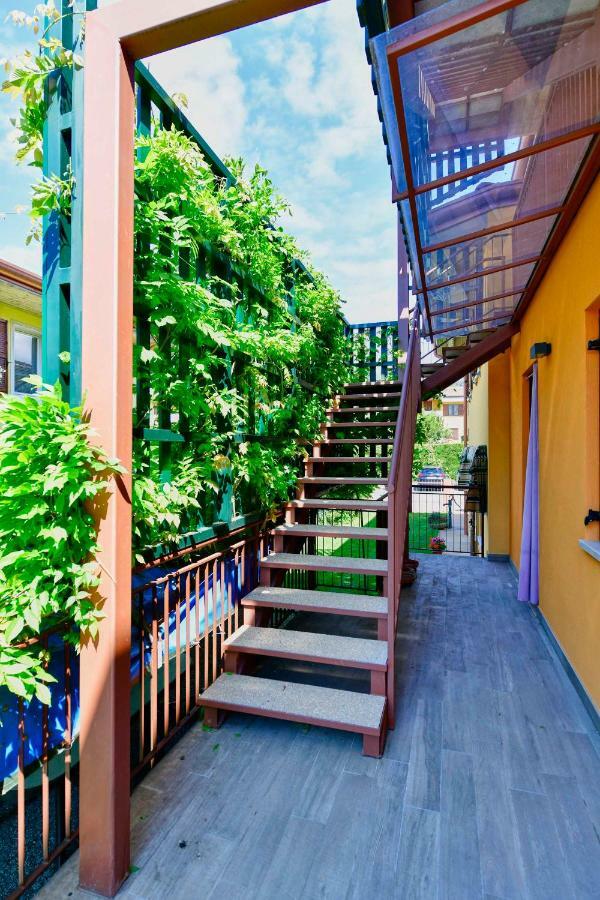 Welcome Traveller Divine Cecile Garda  Exterior photo