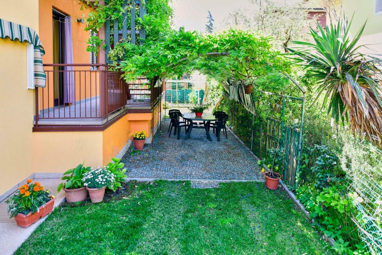 Welcome Traveller Divine Cecile Garda  Exterior photo
