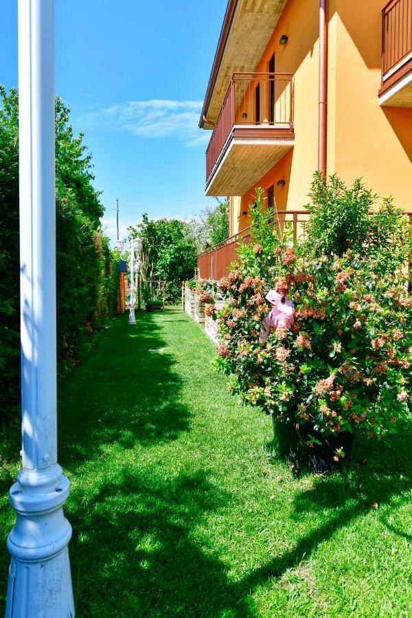 Welcome Traveller Divine Cecile Garda  Exterior photo